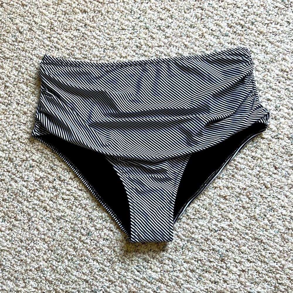 NWOT Black/White Beachsissi Bikini Bottom